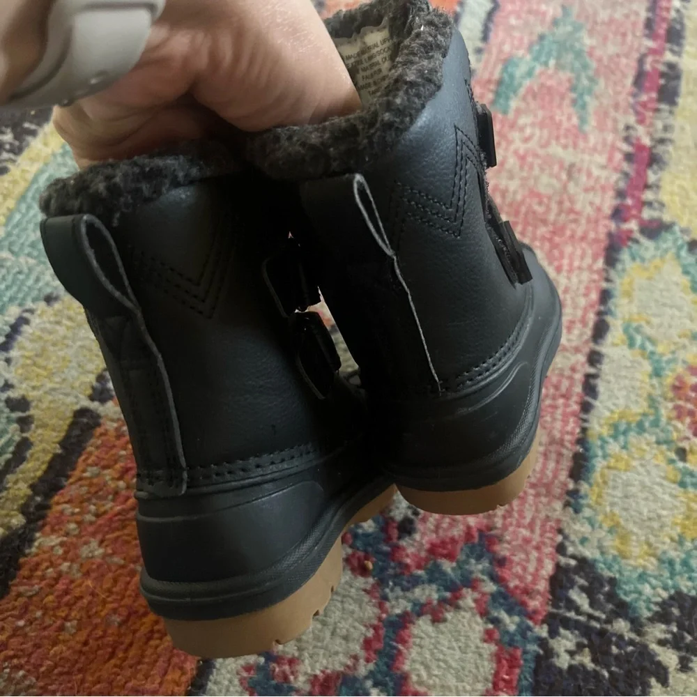 Cat & Jack Kids Black Winter Boots size 5